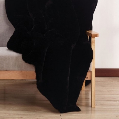 Furniture of America Caparica Contemporary 100% Polyester Black Throw Blanket Model TW4139
