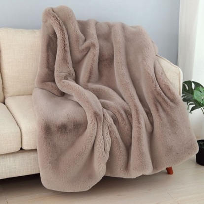 Furniture Of America Caparica Contemporary 100% Polyester Blush Throw Blanket | TW4142
