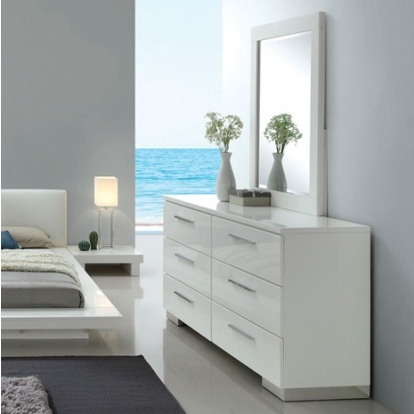 Furniture of America Christie Contemporary Solid with Wood Veneer White Dresser Model CM7550D