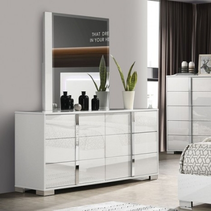 Furniture of America Sinistra Contemporary Engineered with Wood Metal White Dresser Model FM7211WH-D